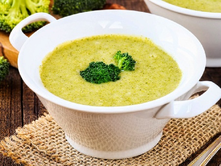 Бърза и лесна крем супа от броколи със сметана - снимка на рецептата